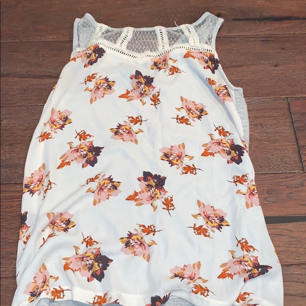 Maurices White Flower Tank Top👕